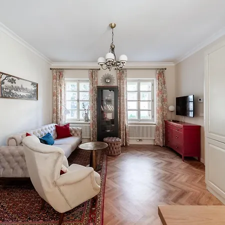 Romantic Flat Valdstejnska شقة *