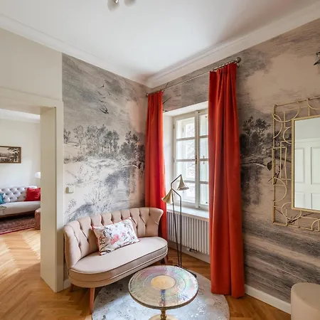 Romantic Flat Valdstejnska شقة براغ